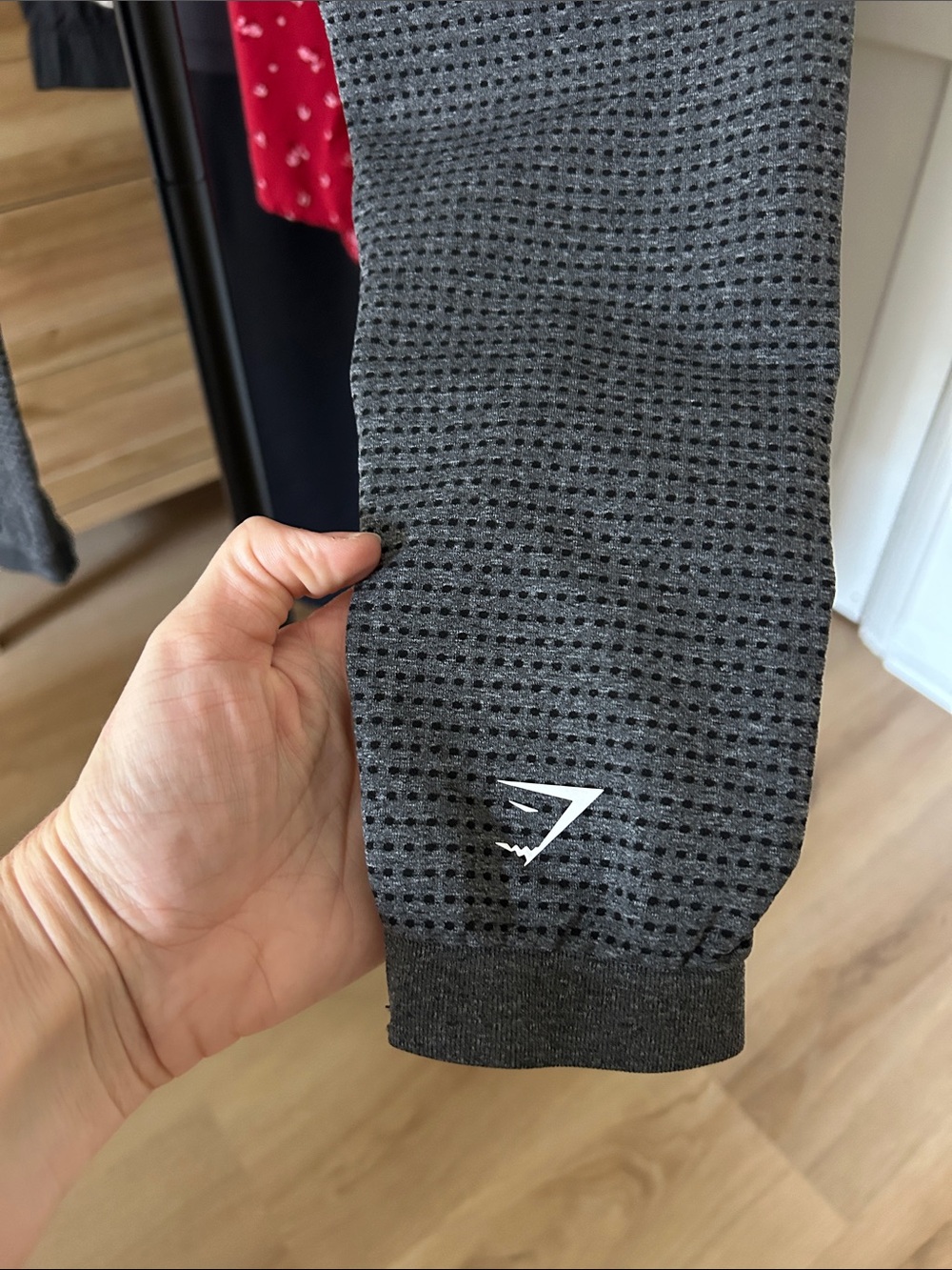 Gymshark Leggings. Size large. 25” inseam. No front seam. Like new. - Picture 4 of 5